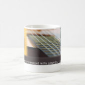 Muziek denkt na met gitaar koffiemok (Center)