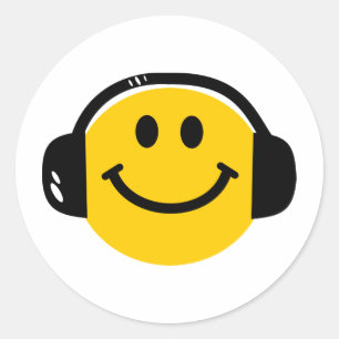 Muziek die een gelukkig gezicht met hoofdtelefoon  ronde sticker
