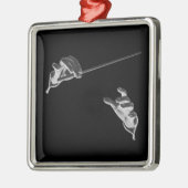  muziek, handen van de geleider met een batterij metalen ornament (Links)