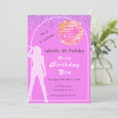 Muziek in haar verjaardagstijdperk roze verjaardag kaart (Staand voorkant)