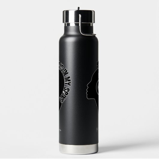 Muziek is in mijn eigen ringnaam waterfles (Links)