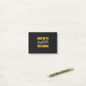 Muziek naar de grove post-it® notes (Op bureau)