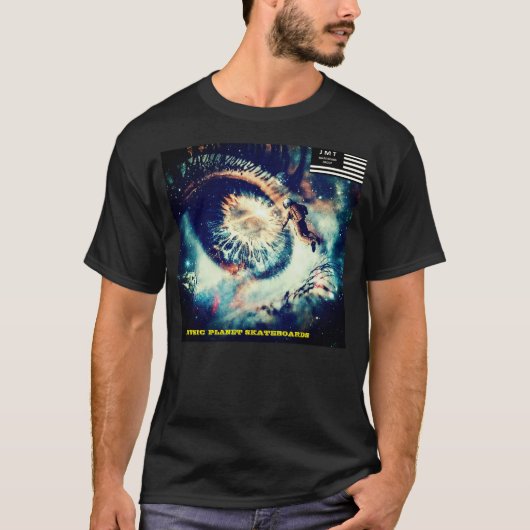MUZIEK PLANET SKATEBOARD T-Shirt (Voorkant)