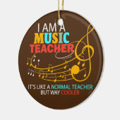 Muziekleraar als normale leraar, maar weg keramisch ornament (Links)