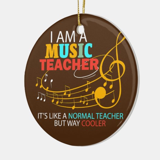 Muziekleraar als normale leraar, maar weg keramisch ornament (Links)