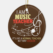 Muziekleraar als normale leraar, maar weg keramisch ornament (Links)