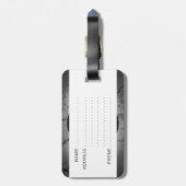 Muziekluidspreker op een gekraakte muur bagagelabel (Achterkant verticaal)