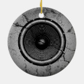 Muziekluidspreker op een gekraakte muur keramisch ornament (Achterkant)