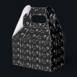 Muzieknoten in zwart en wit muziekliefhebber muzik bedankdoosjes<br><div class="desc">Muzieknoten in zwart en wit muziekliefhebber muzikant Favorietendoos ontworpen door Nisha Prabhu CuteHomeGifts. Een fantastisch cadeau voor iedere muzikant. Voor muzikanten. Voor iedere muziekliefhebber! Deze das heeft een contrasterend ontwerp van witte muzieknoten op een zwarte achtergrond. Dit is de perfecte das voor professionals en hobbyisten!</div>