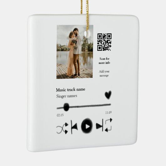 Muziekspeler gepersonaliseerd paar liefde q code t keramisch ornament (Rechts)