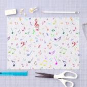 Muzieksymbolen in regenboogkleuren tissuepapier (Craft)