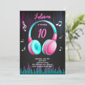 Muzikale verjaardagsuitnodiging kaart (Staand voorkant)