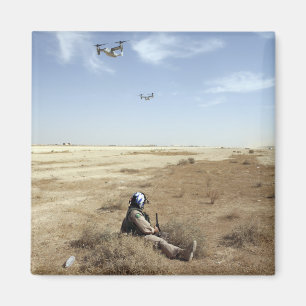 MV-22B Ospreys vliegen boven het Amerikaanse Navy  Magneet