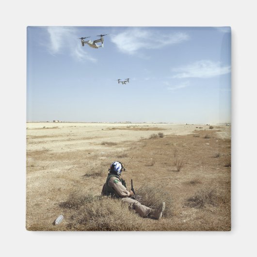 MV-22B Ospreys vliegen boven het Amerikaanse Navy  Magneet (Voorkant)