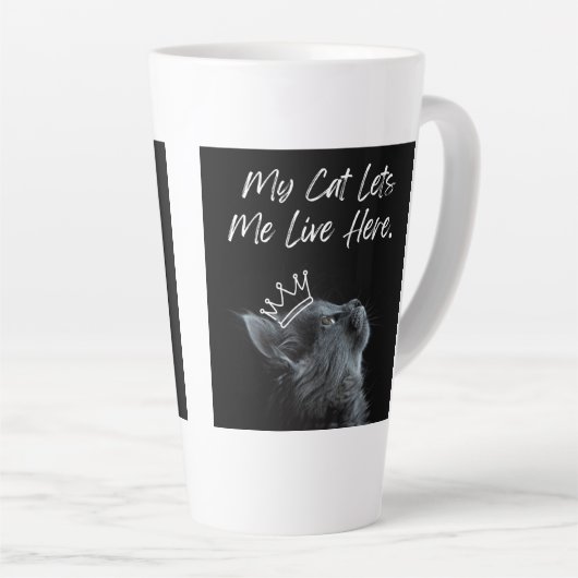 My Cat Lets Me Live Here Latte Mok (Rechterhoek)