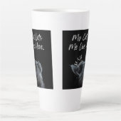 My Cat Lets Me Live Here Latte Mok (Voorkant)