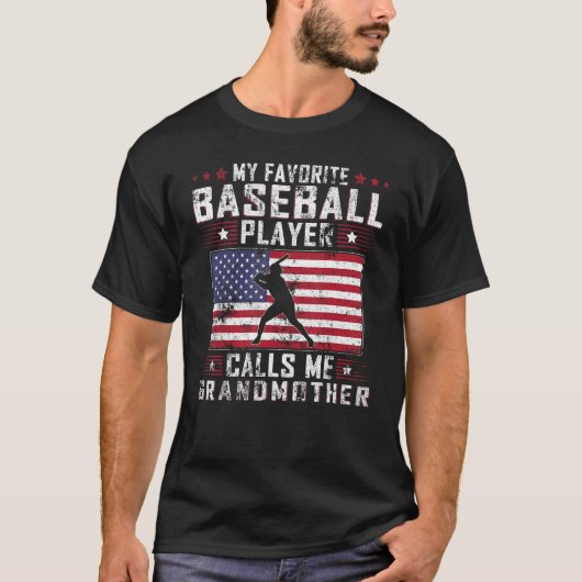 My Favorite Baseball Player Calls Me Grandmother M T-shirt (Voorkant)
