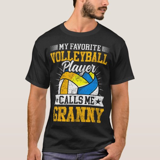 My Favorite Volleyball Player Calls Me Granny Moth T-shirt (Voorkant)