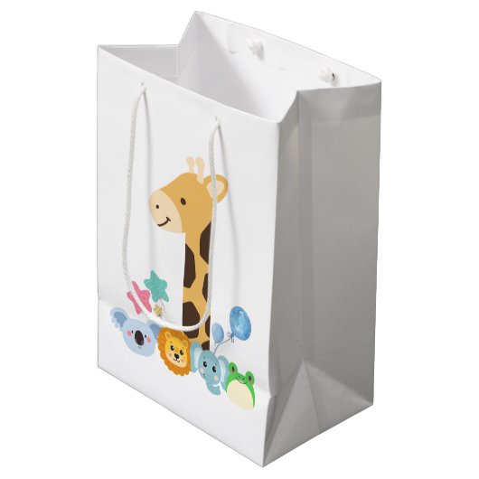 My First Birthday. Giraffe and Happy Animals Desig Medium Cadeauzakje (Voorkant Gekanteld)
