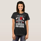 My Heart Belongs To A Bartender Valentine Day  T-shirt (Voorkant volledig)