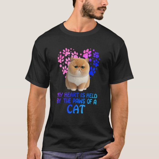 My Heart Is Held By The Paws Of A Cat T-shirt (Voorkant)