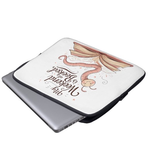 My Weekend Is All Booked | Bookworm Design  Laptop Sleeve (Voorkant onderkant)