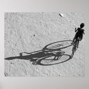 Myamar, Bagan, Young boy die een enorme fiets heef Poster