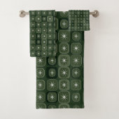 Mydeas | Donkergroene Sparkle Line Retro Squares Bad Handdoek (Insitu)