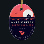 Myrtle Beach Pier SC Retro Sunset Souvenirs 60s Keramisch Ornament<br><div class="desc">Myrtle Beach retro strand ontwerp voor vakantie. Myrtle Beach South Carolina Island souvenir voor reizen naar South Carolina Island. Myrtle Beach kunstwerk voor vakantiegangers en backpackers in South Carolina. Myrtle Beach retro souvenir. Ontwerp voor backpackers en reis naar South Carolina . eiland met strand souvenir voor vakantiegangers aan zee. -...</div>