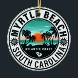 Myrtle Beach South Carolina Retro Sunset Souvenirs Keramisch Ornament<br><div class="desc">Myrtle Beach South Carolina Retro Sunset Souvenirs Stickers. Deze retro Myrtle van de South Carolina  ontwerp maakt een geweldig kerst- of verjaardagscadeau voor fans van South Carolina Beach. Het retro zomervibes-ontwerp is een perfect cadeau voor reisliefhebbers en fans van tropische bestemmingen.</div>