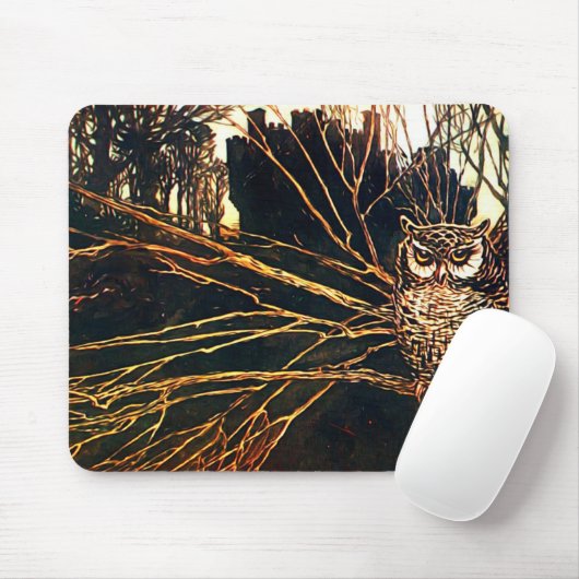 Mysteriel kasteel in de bossen en uil muismat (Met muis)