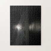 Mysteriele witte zon in de zwarte hemel legpuzzel (Verticaal)