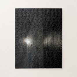 Mysteriele witte zon in de zwarte hemel legpuzzel