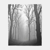 Mysterieus nevelig bospad fleece deken (Voorkant)
