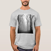 Mysterieus nevelig bospad t-shirt (Voorkant)