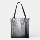 Mysterieus nevelig bospad tote bag (Achterkant)