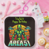 Mysterieuze buitenaardse wezens gloeien in de buur papieren bordje (Feest)