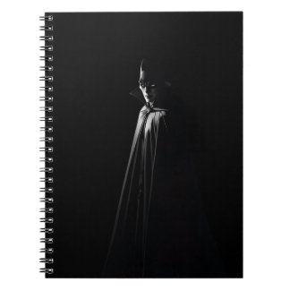 Mysterieuze duistere figuur notitieboek