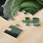 Mysterieuze enge zwarte kat met groene ogen legpuzzel (Zijkant)