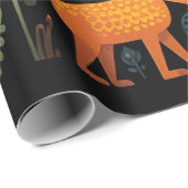Mysterieuze fantasiedieren op zwart cadeaupapier (Rol Hoek)