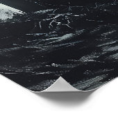 Mysterieuze Grim Reaper op een mistig kerkhof Poster (Hoek)