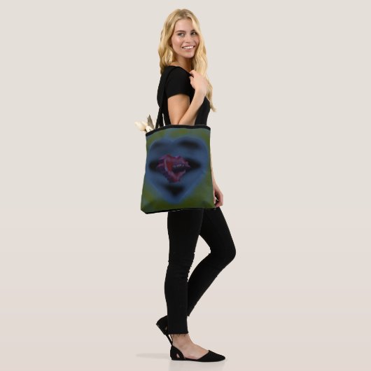 Mysterieuze harten kunst ontwerp donkere mistige k tote bag (Op model)