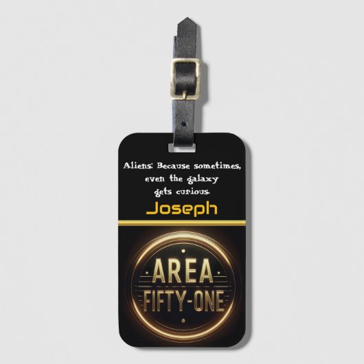 Mysterieuze lichten zweven 's nachts boven Area 51 Bagagelabel (Voorkant (verticaal))