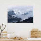 Mysterieuze mist die door bergachtige lagen loopt poster (Keuken)