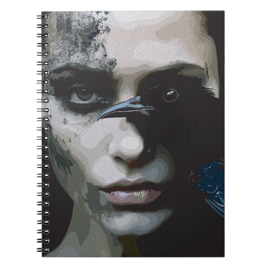 Mysterieuze vrouw met Raven Notitieboek (Voorkant)
