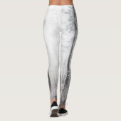 Mysterieuze weg in een bevroren broos bos leggings (Achterkant)