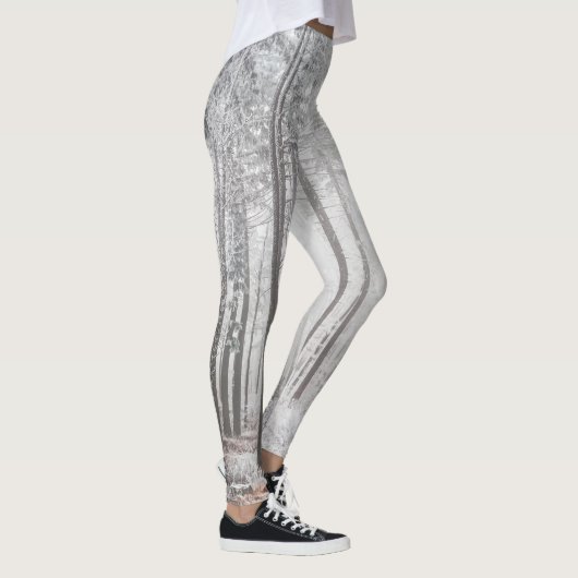 Mysterieuze weg in een bevroren broos bos leggings (Rechts)