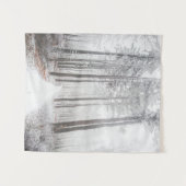 Mysterieuze weg in een bevroren nevelig bos wandkleed (Voorkant (horizontaal))