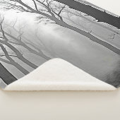 Mysterious Foggy Forest Path Sherpa Deken (3/4)