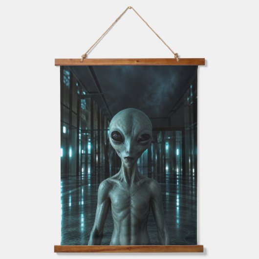 Mysterious Grey Alien Hangend Wandkleed (Voorkant)